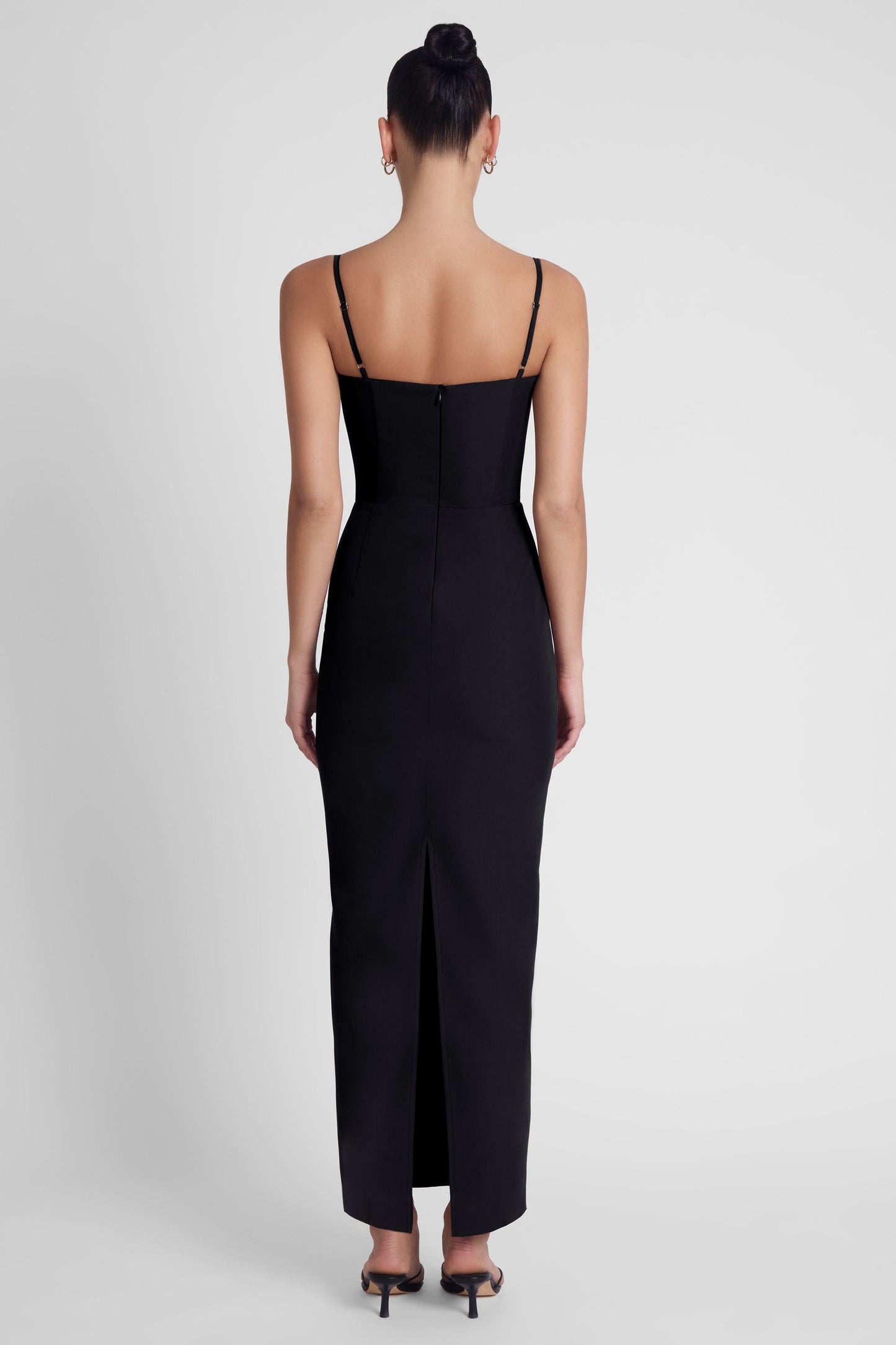 Elegant Black Midi Dress with Structured Bodice & Adjustable Straps for Special Occasions 2