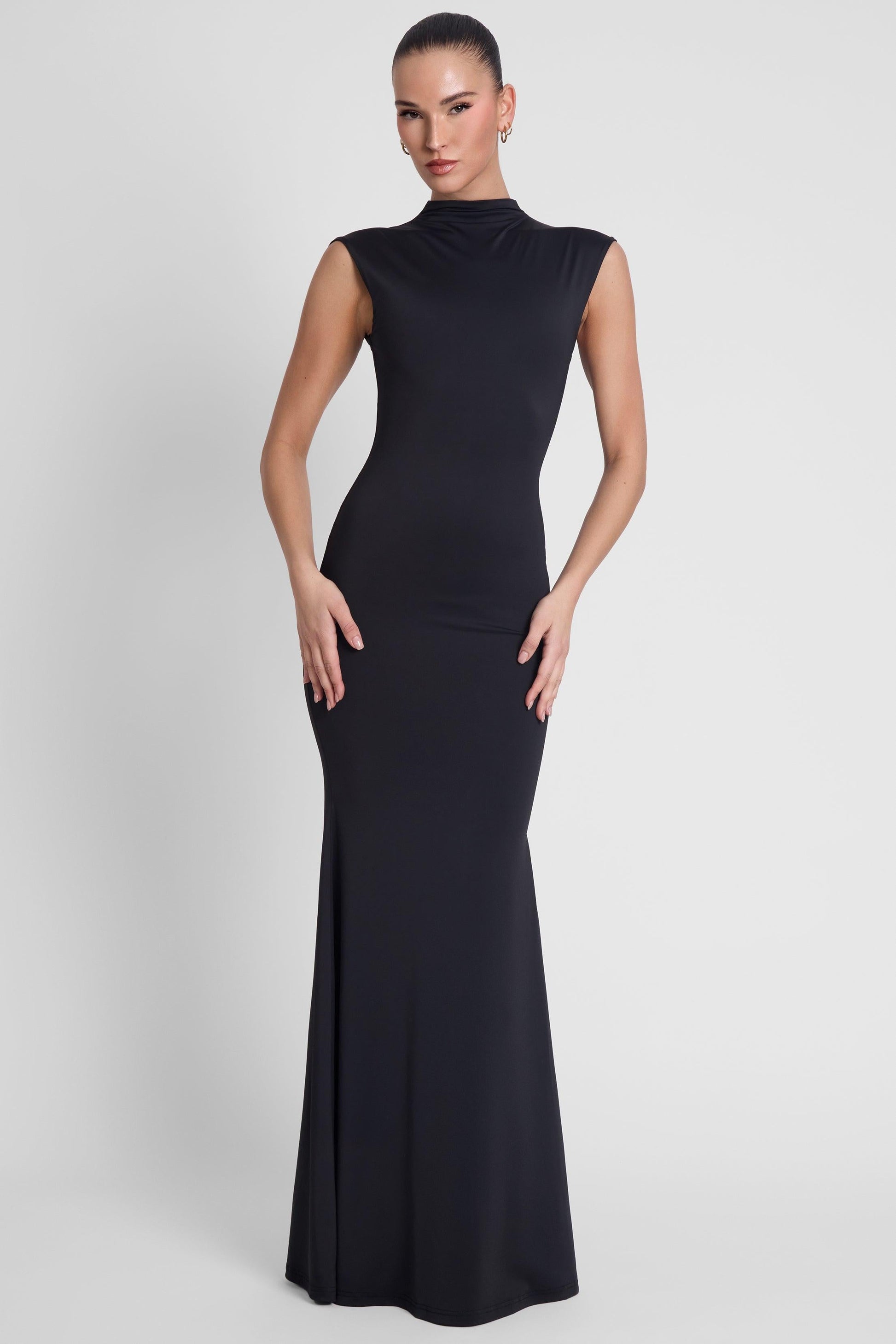 Como Collection | Black Maxi Dress with Sculpting Stretch Fabric | Elegant Silhouette for Timeless Style 1