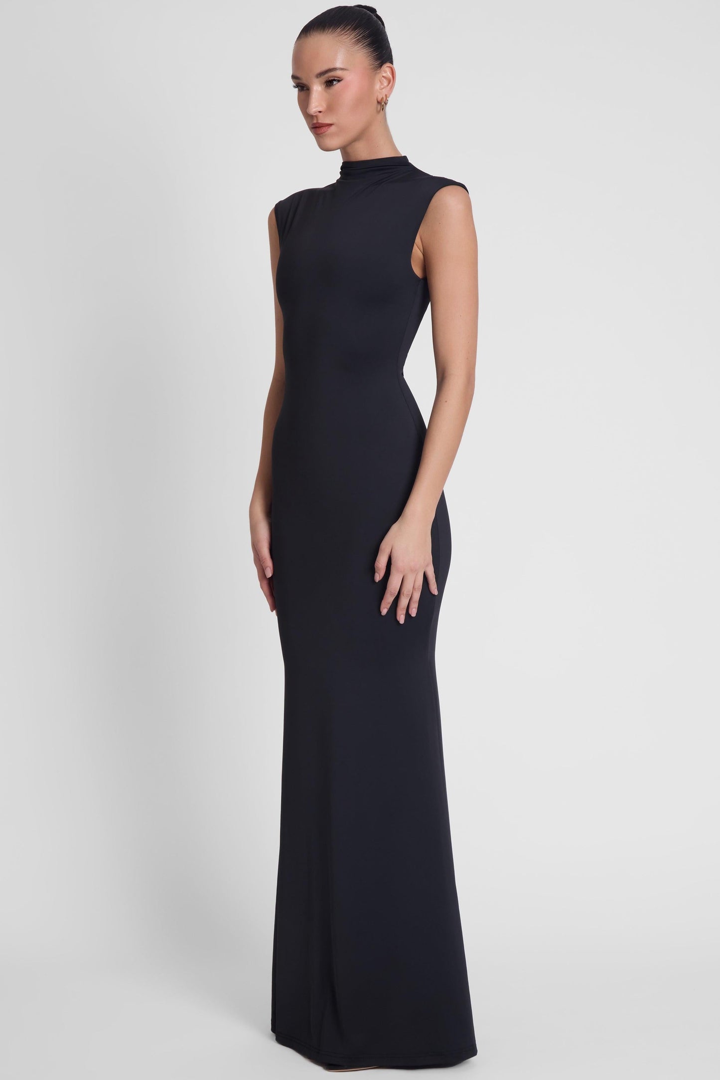 Como Collection | Black Maxi Dress with Sculpting Stretch Fabric | Elegant Silhouette for Timeless Style 2