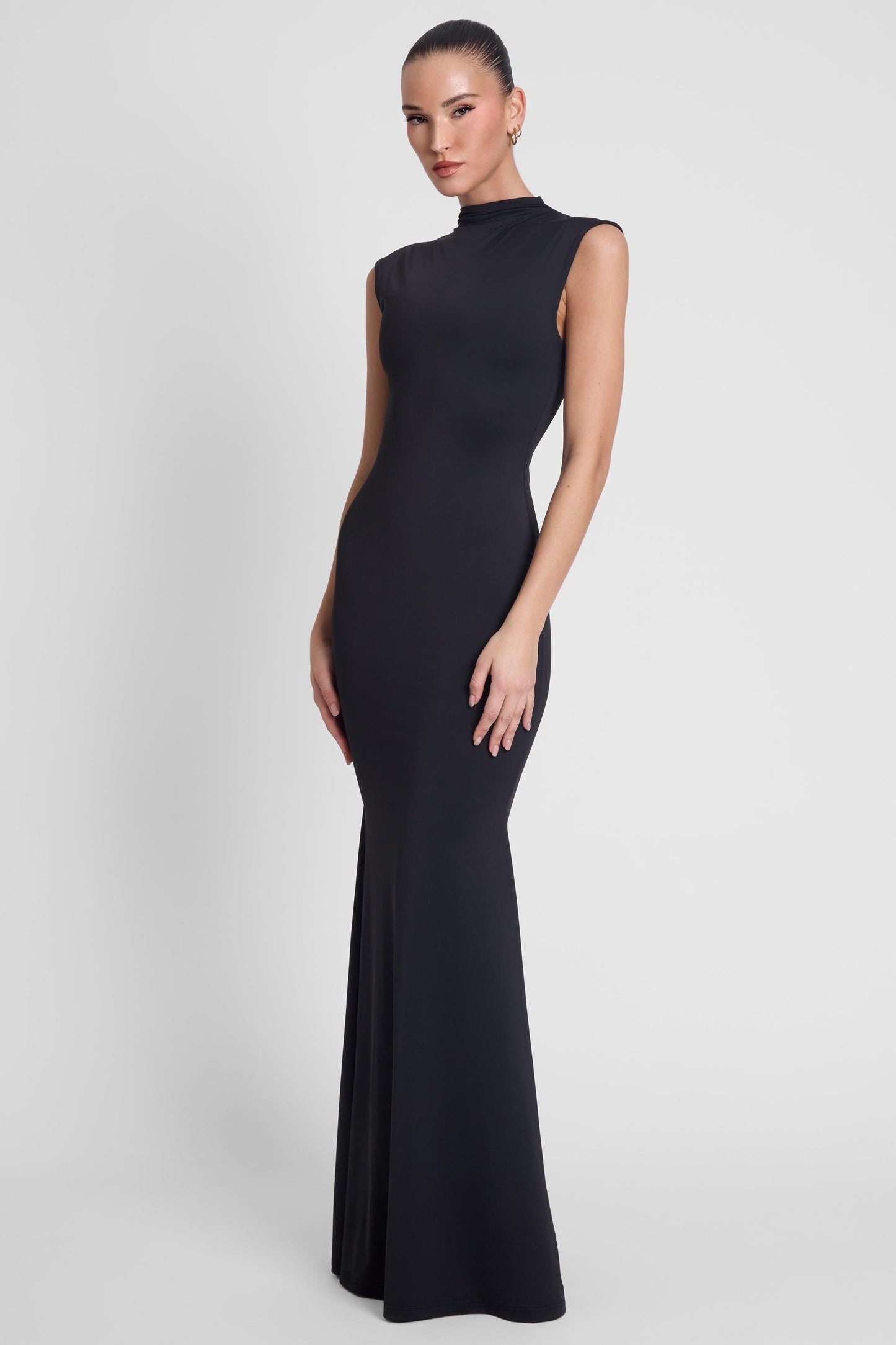 Como Collection | Black Maxi Dress with Sculpting Stretch Fabric | Elegant Silhouette for Timeless Style 3