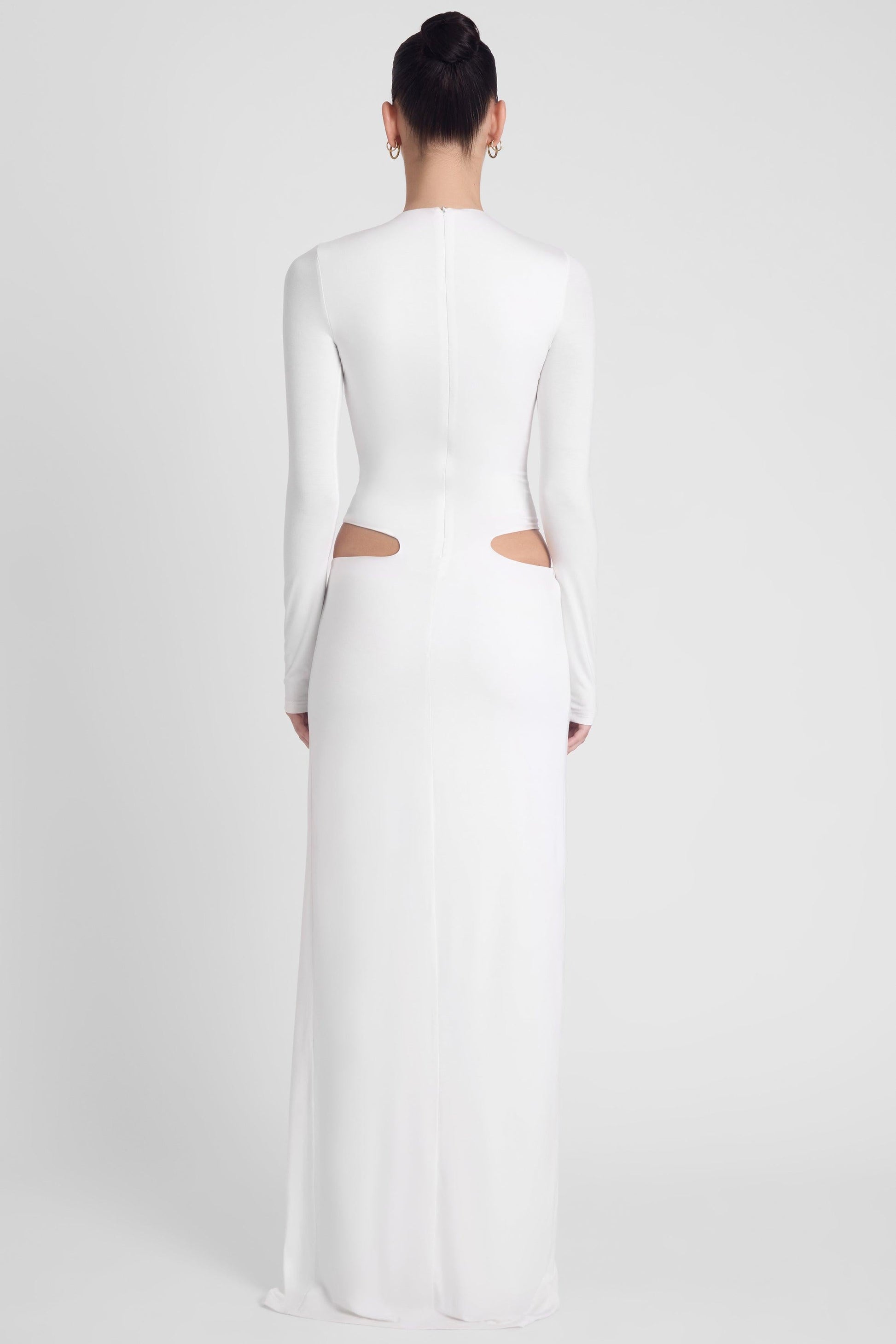 Elegant White Maxi Dress with Long Sleeves & Front Slit for Timeless Style 4