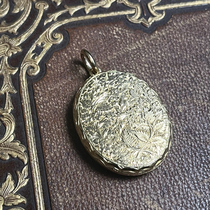 18k Gold 19th c. Floral Locket