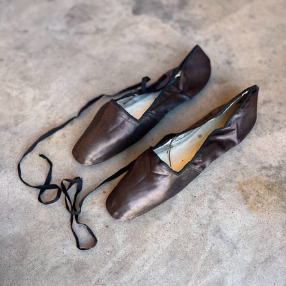 Early 19th c. Grey Silk Slippers