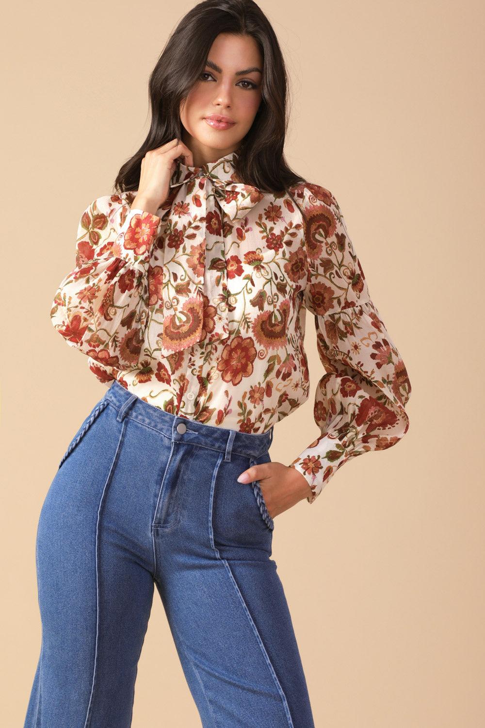 MEMORIES IN FOCUS WOVEN BLOUSE