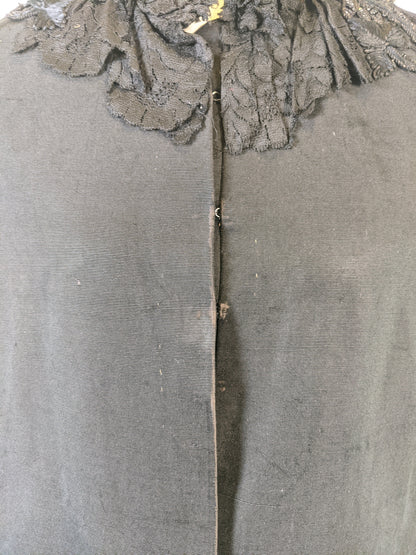 1880s Ivy Leaf Mantle