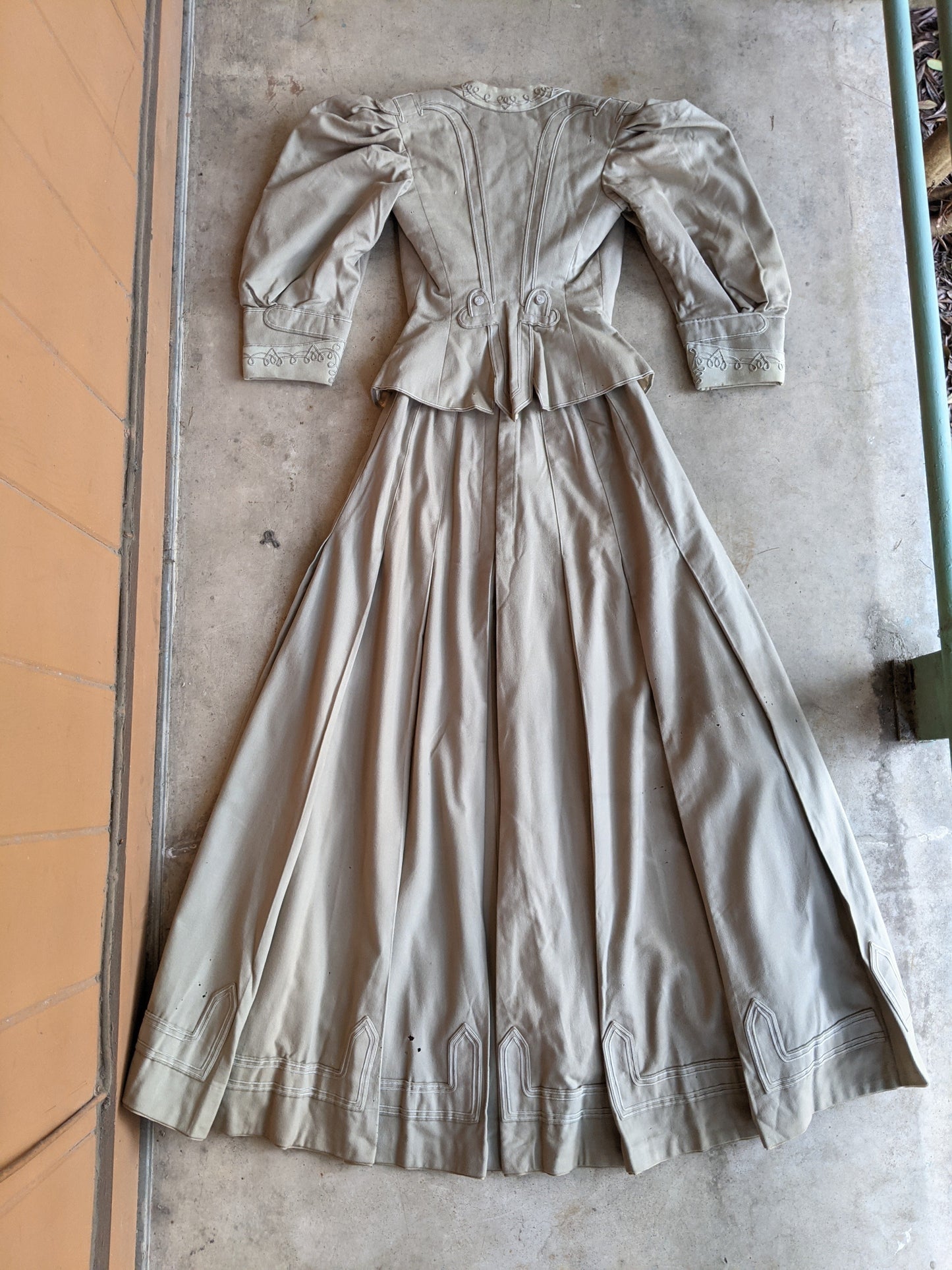 1905-1906 Grey Wool Ensemble | Study + Display