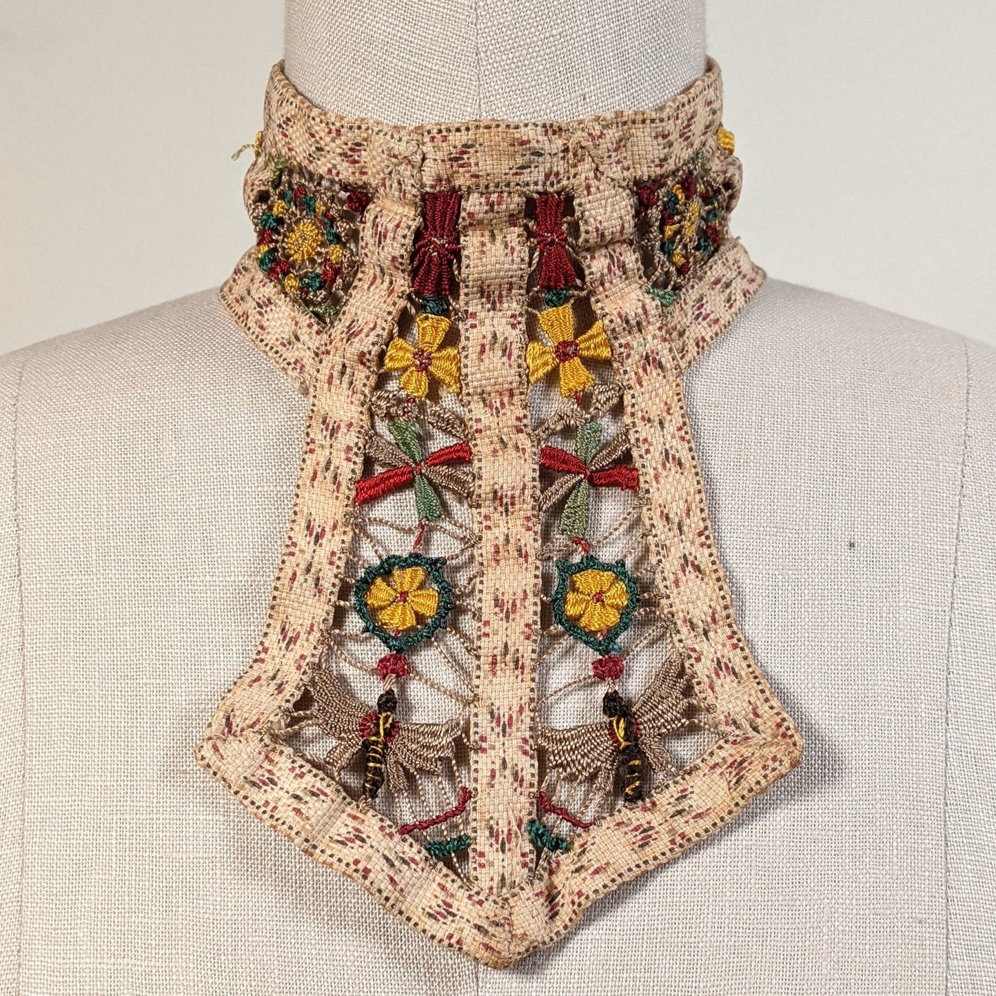 1900s Collar with Butterflies, Spider Webs, Flowers