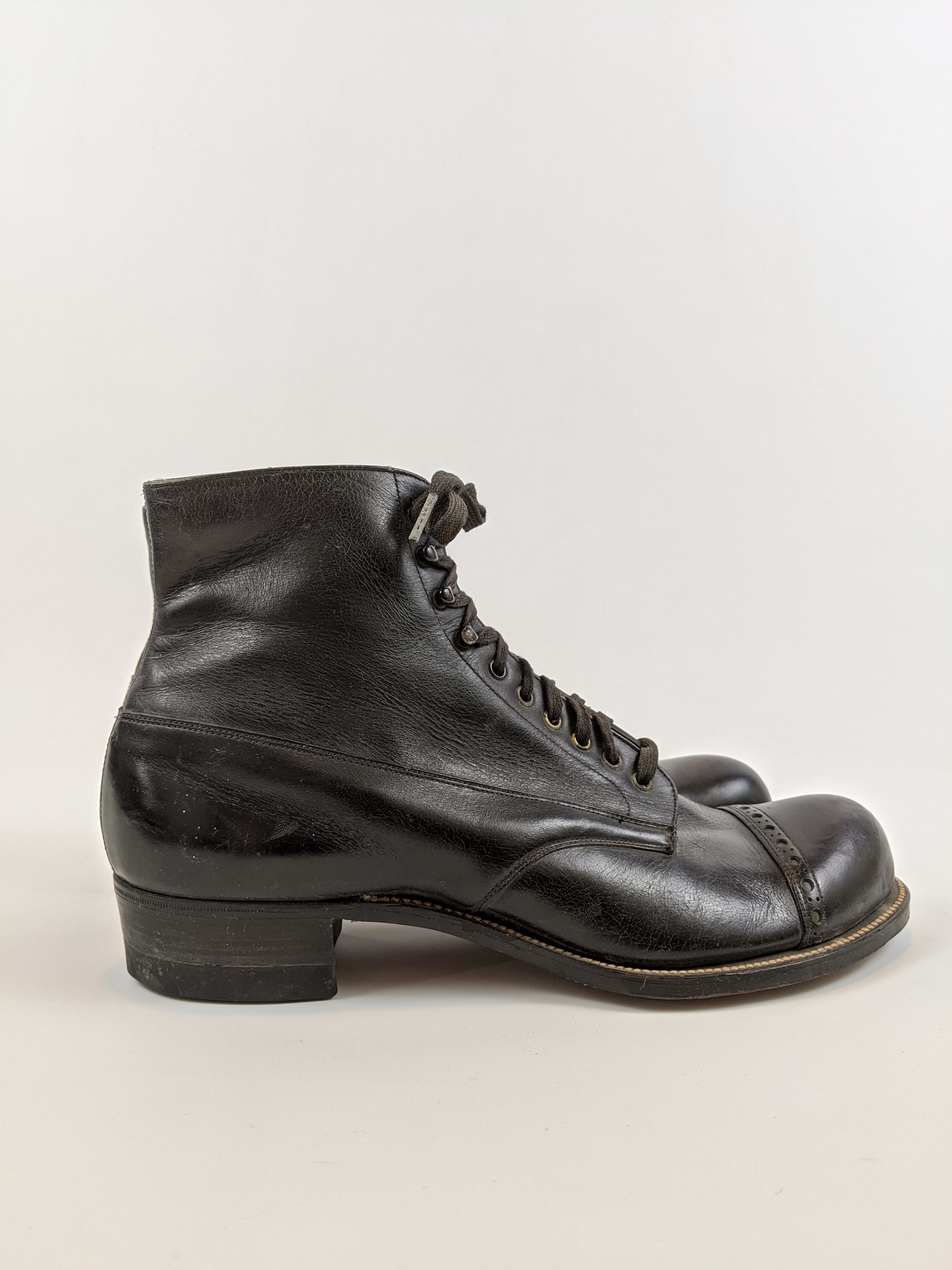 RESERVED | 1910s Black Lace Up Boots | Approx Sz 7.5-8